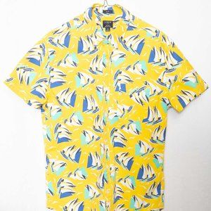 J. Crew Yellow Short Sleeve Button-up Men's Medium Fun Sailboat Design